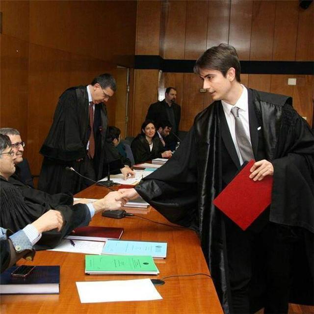 Insegnante di diritto per esami universitari