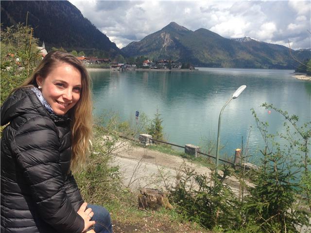 Aiuto compiti e/o studio per bimbi scuola primaria e secondaria di primo grado. specializzata nelle lingue straniere