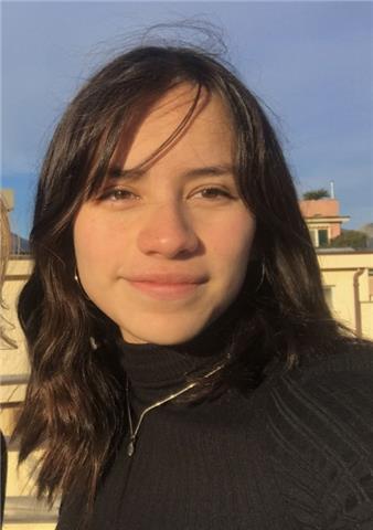 Insegnante madrelingua di spagnolo e con un alto livello di inglese e italiano. Sono una studentessa universitaria e frequento scienze politiche e commercio internazionale. Posso offrire ripetizioni anche in materia scientifiche