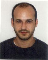 Profesor imparte clases a alumnos de primaria, e inglés para secundaria