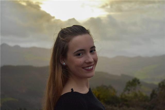 Profesora de lengua castellana y titeratura y euskera