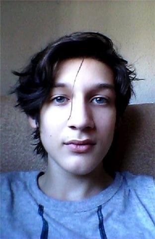 Soy un chico de 2° de bachillerato que puede ayudar tanto en matemáticas como otras asignaturas a gente joven