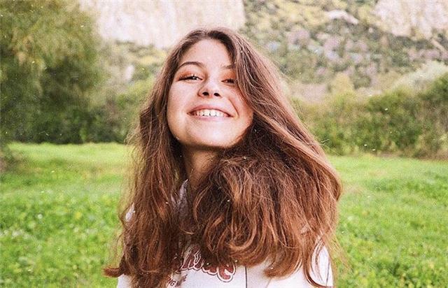 laureanda in mediazione linguistica offre lezioni di Inglese e Francese