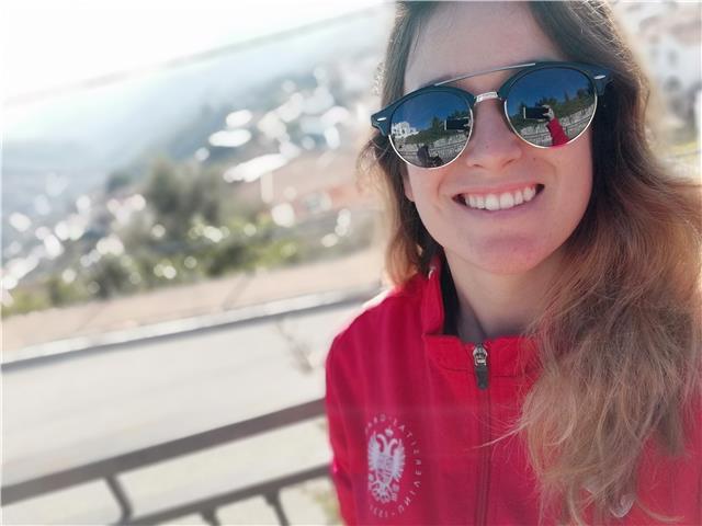 Recién graduada en magisterio de educación primaria con mención en educación física ofrece clases para niños entre 6 y 12 años en la localidad de granada, por alrededores del centro y barrios como la chana