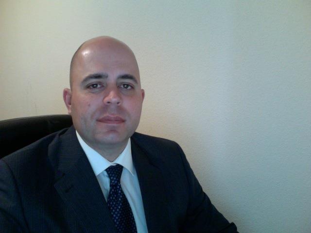 Traductor jurado de alemán, profesor de alemán (nativo), bilingüe alemán-español,ldo. en traducción, cap, etc