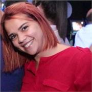 Profesora con seis años de experiencia