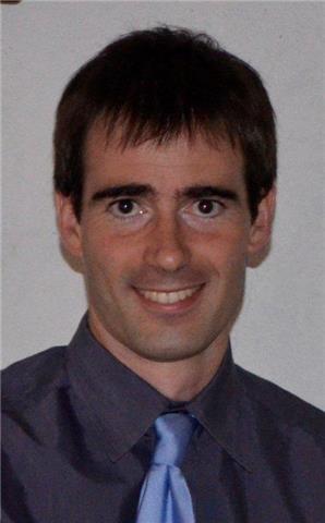 Profesor titulado superior imparte clases de piano y lenguaje musical