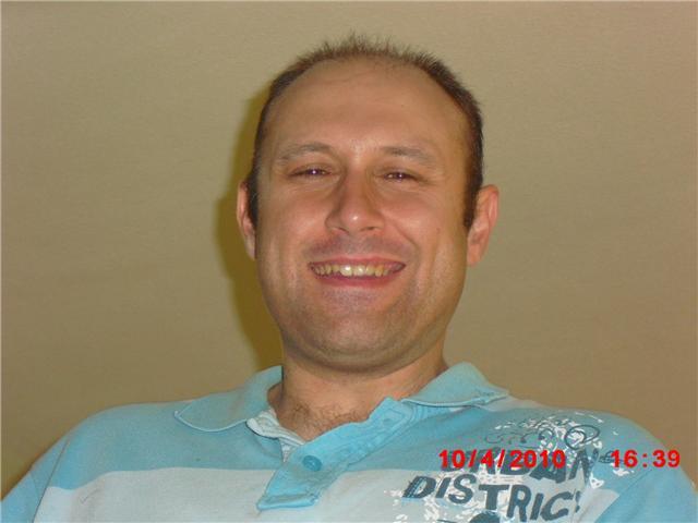 Chico licenciado en historia da clases particulares a todos los niveles