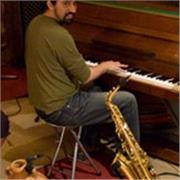 Clases de Piano. Lectura, técnica, armonía e improvisación. Métodos y ejercicios para todos los niveles. Rítmica y audioperceptiva.Repertorio variado. Tango, Jazz, Bandas Sonoras, Clásico. Acordes para canciones sin necesidad de lectura de partitura. Clas