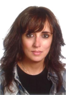 Licenciada en cc matemáticas, con c.a.p. imparte clases de e.s.o., bachillerato y universidad