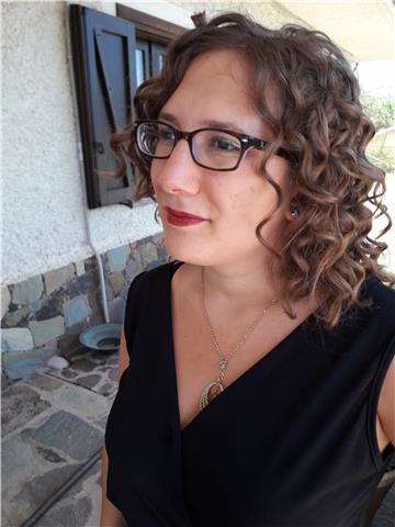 Laureata in Lingue alla Sapienza offre lezioni di inglese (grammatica,conversazione, lessico). Allievi da scuola primaria a scuole superiori. Level C1
