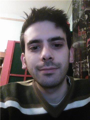 Laureato in Scienze della Comunicazione