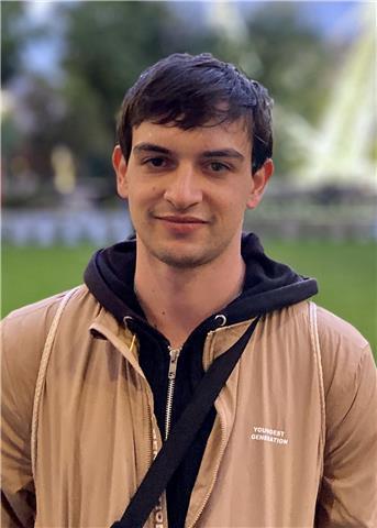 Recién Graduado en Economía por la Universidad Carlos III de Madrid con experiencia dando clases particulares a nivel de primaria, secundaria y bachillerato de matemáticas y economía