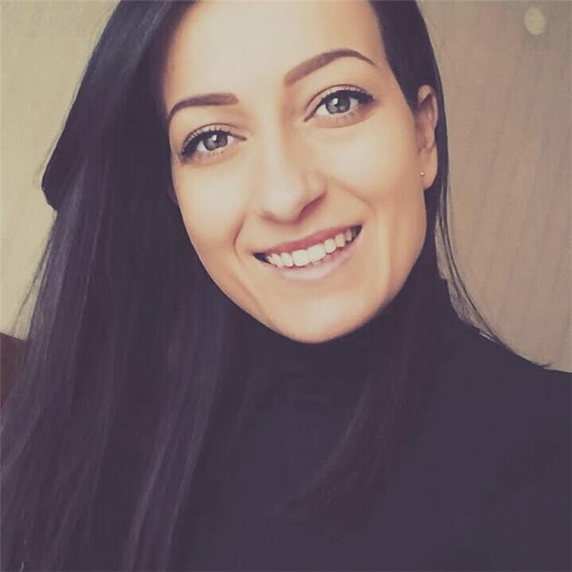 Docente madrelingua romena / Traduttrice autorizzata / Interprete Romeno - Italiano