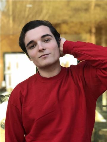 Doy clases particulares de diferentes materias. he estudiado bachillerato social, y actualmente estoy con mis estudios universitarios