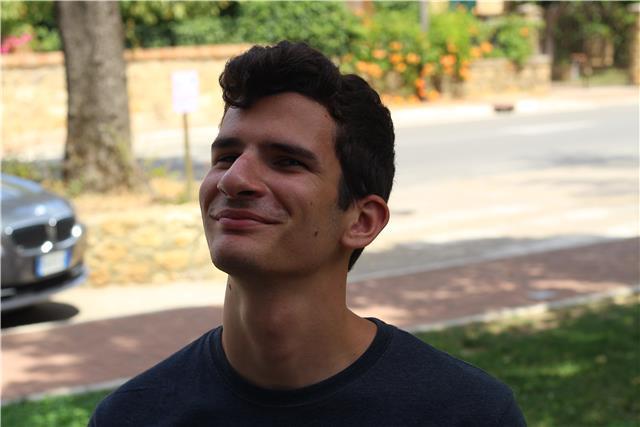 Laureando, diplomato al liceo scientifico offre lezioni per gli studenti delle scuole medie e superiori