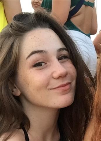 Soy estudiante de pedagogía en la uv y doy clases de apoyo y refuerzo escolar para niños/as que cursen educación primaria. tengo experiencia con niños de entre 6-12 años y resido en torrefiel, valencia. tengo vehículo propio y podría desplazarme