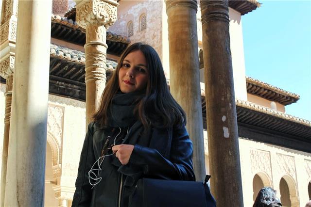 Studentessa universitaria di Economia aziondale con certificazioni di lingua e diploma di liceo linguistico offre lezioni e ripetizioni private