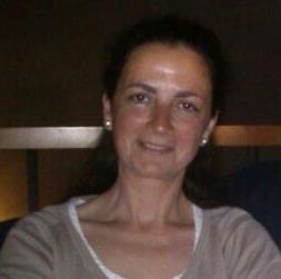 Diplomada en magisterio y con el título superior de inglés de la eoi