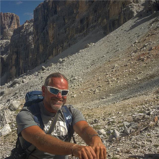 traduttore che svolge la sua professione nel mondo del turismo offre ripetizioni e lezioni orali nelle lingue tedesco, francese, inglese e spagnolo nella zona Siracusa e in tutta Italia (online, tramite zoom o altre piattaforme), a vostra disposizione per