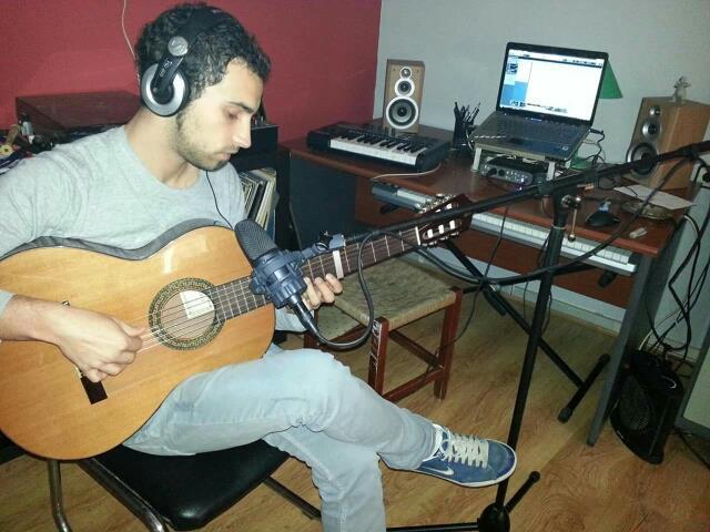 Ofrezco clases particulares de guitarra, tanto iniciación como niveles superiores. diversos estilos