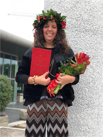 Mi chiamo Isabella e sono laureata in Mediazione Linguistica e Comunicazione Interculturale. Impartisco lezioni di inglese e tedesco. Prezzi modici da concordare. Contattatemi no perditempo