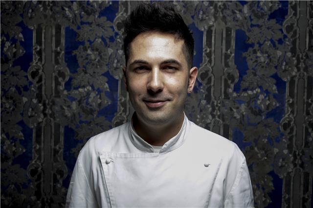 Chef italiano offre lezioni private di cucina: Direttamente da casa vostra potrete apprendere un percorso culinario che prevede tutto il meglio della cucina gourmet studiata dallo chef Mauro in base alle vostre preferenze, facendo diventare le vostra cene