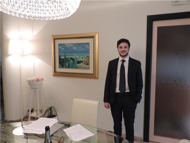 Laureato magistrale in lingue e letterature moderne, comparate e postcoloniali all'università di Bologna, offro aiuto e ripetizioni di inglese per studenti, sia per compiti scolastici che per esami universitari