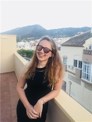 Profesora de inglés nativa y cualificada. preparación para exámenes de cambridge