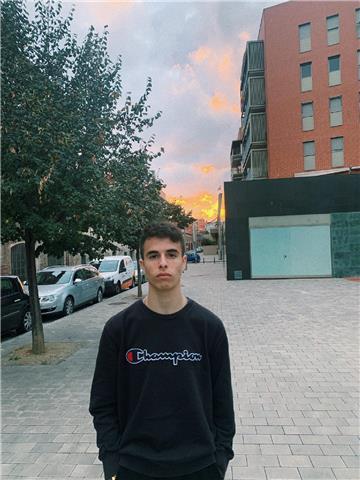 Doy clases de cualquier tipo de asignatura tanto de primaria como eso y algunas de bachillerato