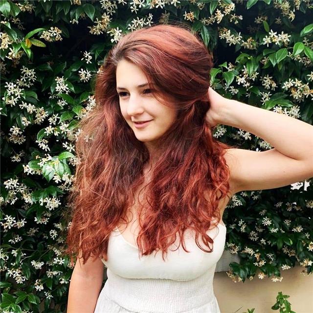 Studentessa di ingegneria elettronica e delle telecomunicazioni offre ripetizioni di matematica, fisica, chimica, biologia e scienze della terra. Abile anche nell'insegnare materie umanistiche come storia, italiano, filosofia e latino (preparazione da lic
