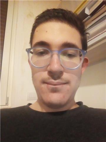 Diplomato al liceo scientifico offre aiuto compiti e ripetizioni a studenti di tutti i livelli (elementari, medie e superiori)