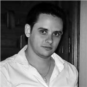 Ofrezco clases particulares de piano, lenguaje musical e iniciación. Soy titulado en Magisterio Musical, Grado Medio de Piano y musicólogo. 15€/h