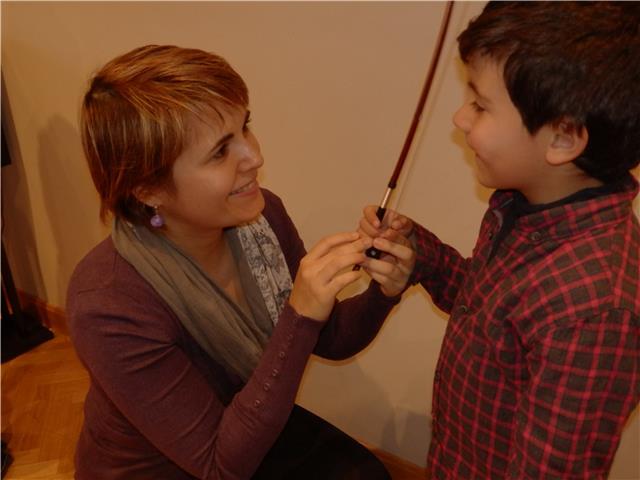 Clases de viola (grado elemental y medio), violín (grado elemental), lenguaje musical (music mind games)