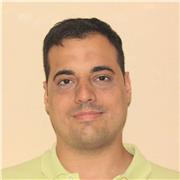 Profesor con título oficial da clases