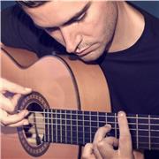 Empezarás a tocar desde la 1a clase. Cumple tu sueño de tocar la guitarra. Experiencia: 24 años como guitarrista,13 como profesor