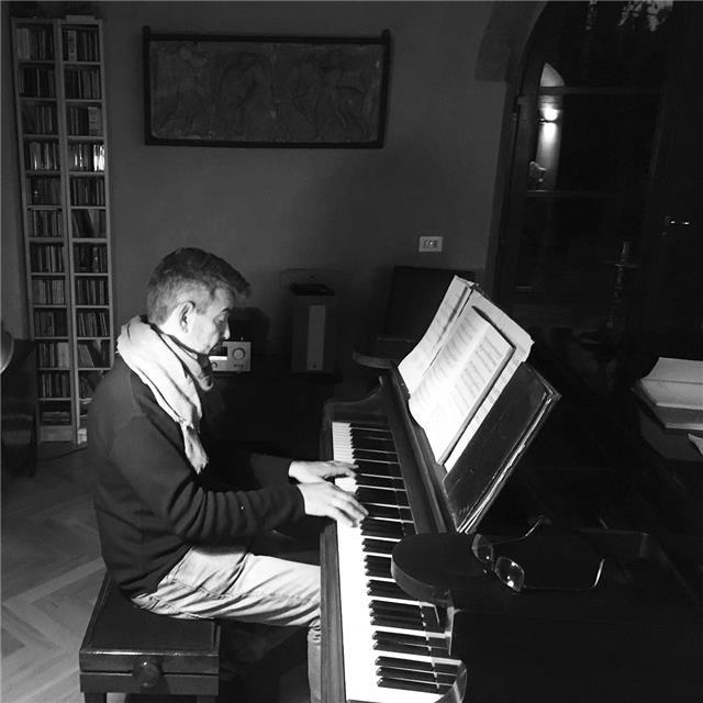 Insegnante pianoforte e computer music