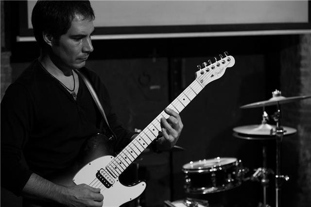 Clases de guitarra - presenciales y online