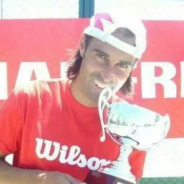 Clases de padel con pista propia; monitor nacional de padel, tanto individual como en grupo, dinamicas y divertidas