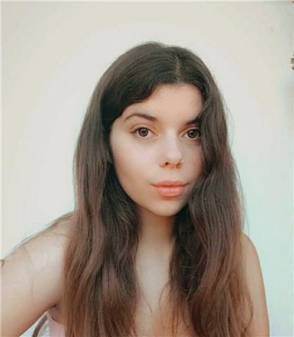 Ragazza diplomata al liceo linguistico, disponibile per insegnare e dare ripetizioni di italiano, inglese e spagnolo ai bambini delle scuole elementari e medie.
Lezioni online