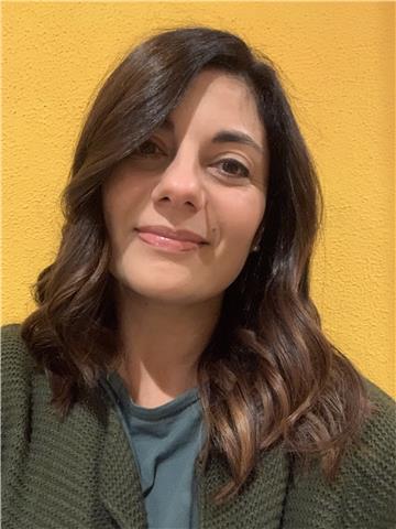 Laureata in traduzione tecnico scientifica con master in inglese giuridico offre ripetizioni di inglese, correzione bozze e supporto stesura tesi di lingue , lezioni private inglese e traduzioni; prezzi modici