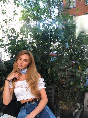 Soy licenciada en periodismo y comunicación Audiovisual, y me ofrezco para dar clases de inglés de apoyo y repaso para niños de primaria, ESO y Bach