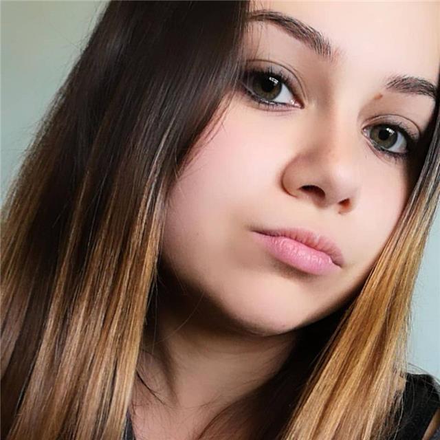 Studentessa universitaria offre lezioni private di matematica e inglese. zona taranto, brindisi e lecce