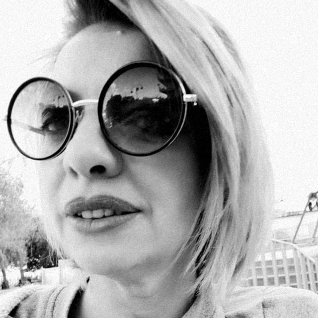 Fatti non fummo a viver come bruti. Insegnante di italiano, storia e filosofia mi propongo come un aiuto nelle materie scolastiche e nella vita