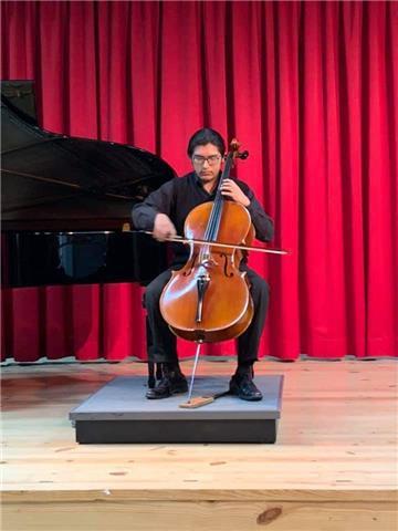 Maestro de Lenguaje musical y cello, preparación universitaria