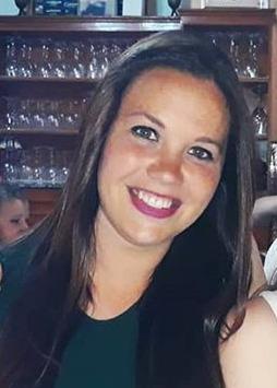 Persona nativa imparte clases de valenciano y castellano 
niños niñas de ed. primaria