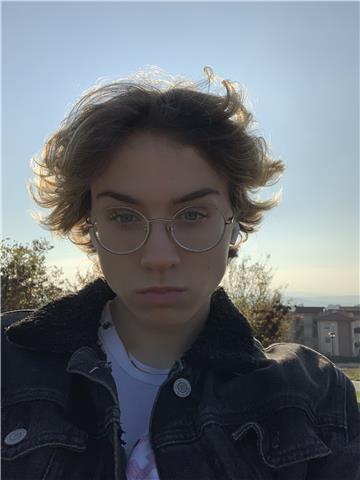 Ripetizioni lingua inglese medie/superiori massimo classe 3. livello b1 inglese. 
su richiesta anche baby-sitting in sola lingua inglese, bambini dai 4 anni in su. 
prezzo a partire dai 7€, trattabile