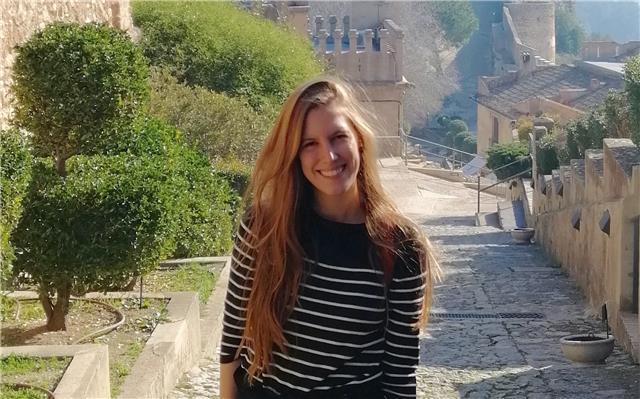 Profesora de ciencias con gran pasión por el desarrollo social y científico