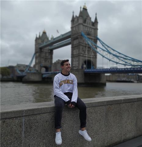 Imparto clases para niños y jóvenes que reclamen apoyo escolar