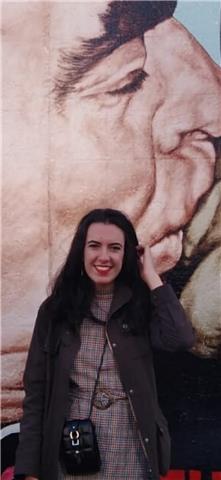 Estudiante de veterinaria imparte clases de ingles, biología y química